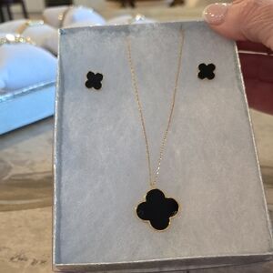 Elegant Black and Gold Clover Necklace & Earring Set NWOT!